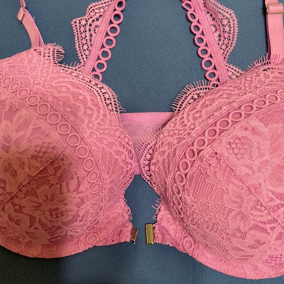 New very sexy pinky Victoria’s Secret lace push up bra with adjustable straps - Picture 3 of 12